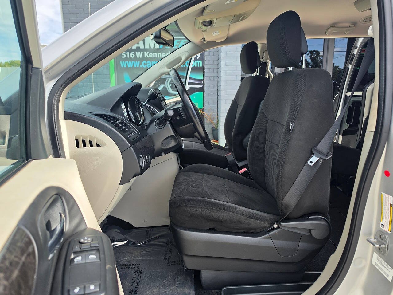 Used 2012 Dodge Grand Caravan SE FWD image 19