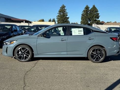 New 2025 Nissan Sentra SR image 7