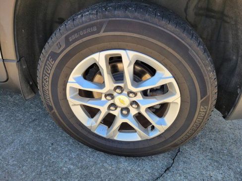 Used 2019 Chevrolet Traverse LT w/ LPO, Floor Liner Package FWD image 9