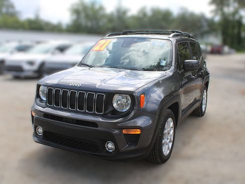Used 2021 Jeep Renegade Latitude FWD image 16