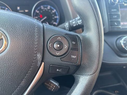 Used 2017 Toyota RAV4 LE image 12