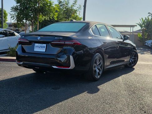 Used 2025 BMW i5 xDrive40 image 5