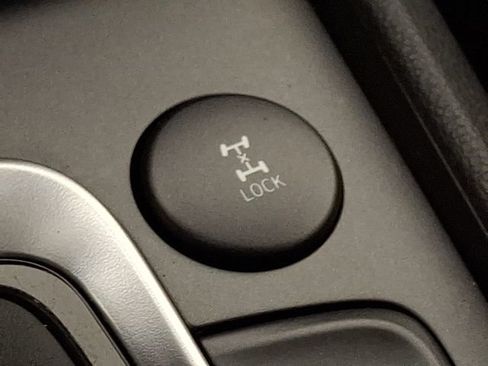 Used 2023 Hyundai Kona SEL AWD/4WD image 24