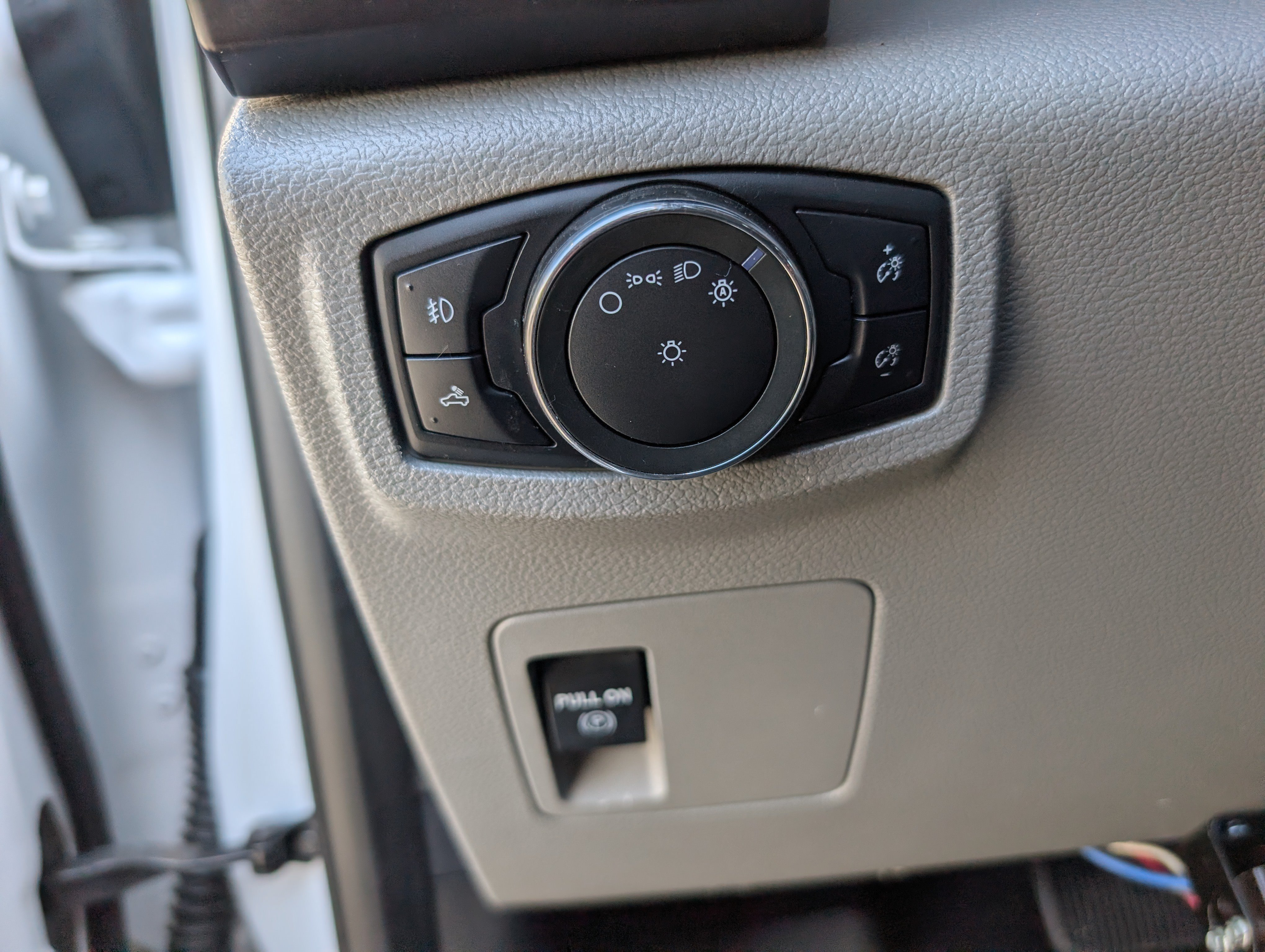 Used 2019 Ford F150 XL w/ Equipment Group 101A Mid AWD/4WD image 13