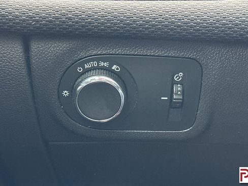 Used 2017 Chevrolet Cruze LT image 29