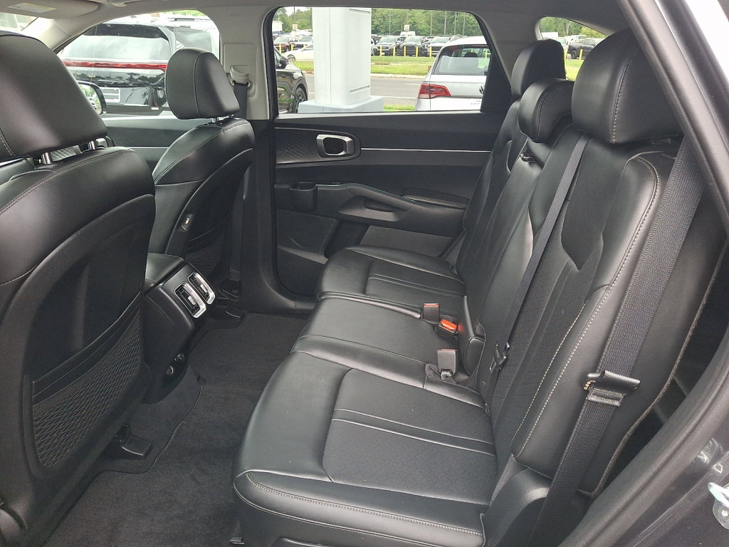Used 2023 Kia Sorento S w/ Panoramic Sunroof Package FWD image 26