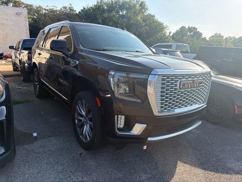 Used 2021 GMC Yukon Denali w/ Denali Premium Package AWD/4WD image 1