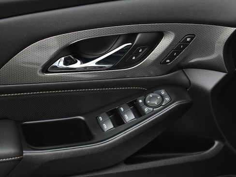 Used 2023 Chevrolet Traverse Premier w/ Redline Edition image 27