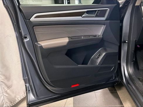 Used 2023 Volkswagen Atlas SE AWD/4WD image 9