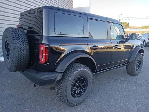 New 2025 Ford Bronco Badlands w/ Sasquatch Package AWD/4WD image 3