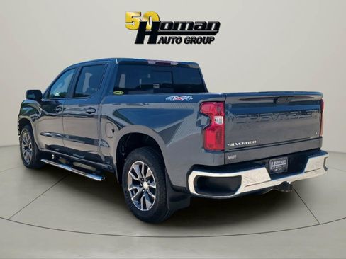 Used 2021 Chevrolet Silverado 1500 LT w/ Convenience Package II AWD/4WD image 3
