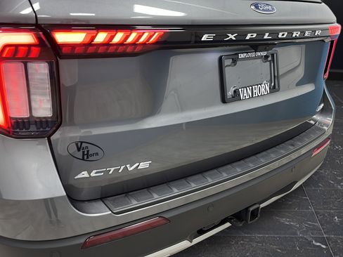 Used 2025 Ford Explorer Active w/ Active Comfort Package AWD/4WD image 41