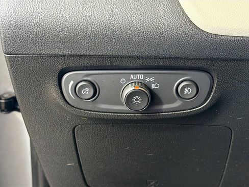 Used 2023 Buick Encore GX Preferred w/ Cold Weather Comfort Package FWD image 12