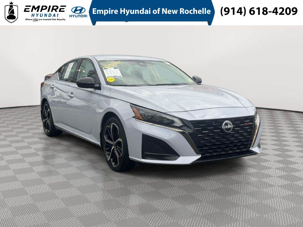 Used 2024 Nissan Altima 2.5 SR FWD image 1