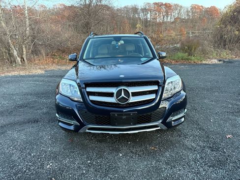 Used 2015 Mercedes-Benz GLK 350 4MATIC image 2