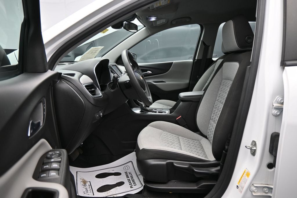 Used 2022 Chevrolet Equinox LS w/ LPO, Floor Liner Package FWD image 9
