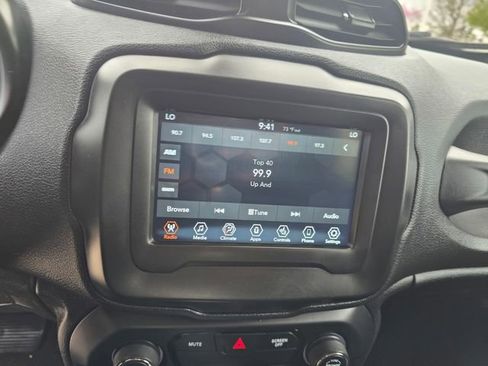 Used 2018 Jeep Renegade Latitude w/ Cold Weather Group AWD/4WD image 33