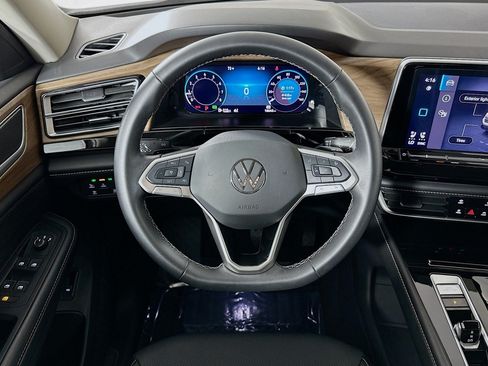 Used 2024 Volkswagen Atlas SE FWD image 5