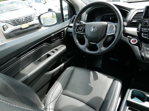 Used 2024 Honda Odyssey Touring image 9