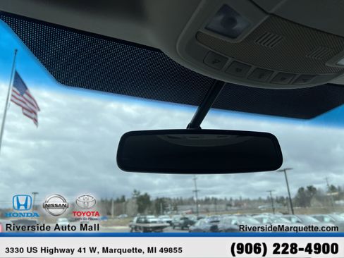Used 2016 Ford Edge Titanium w/ Technology Package AWD/4WD image 19