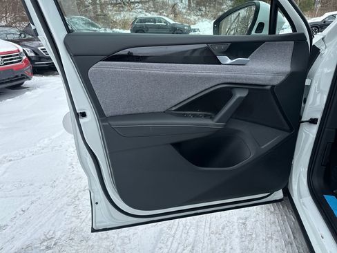 New 2026 Volkswagen Tiguan S image 5