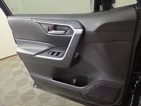 Used 2025 Toyota RAV4 XLE AWD/4WD image 29