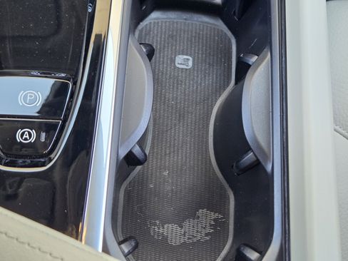 Used 2025 Volvo XC60 T8 Plus w/ Protection Package Premier image 29