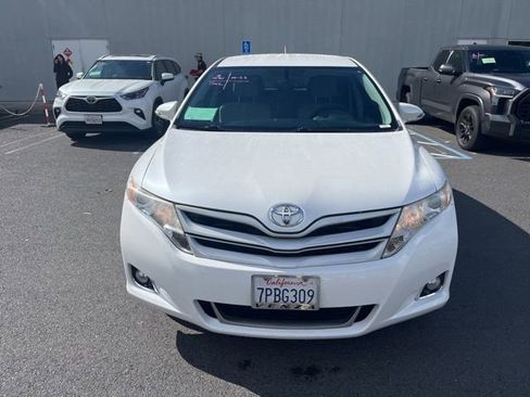 Used 2015 Toyota Venza LE image 2