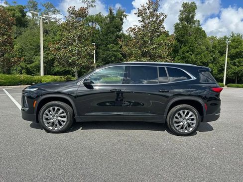 Used 2025 Buick Enclave Preferred FWD image 2