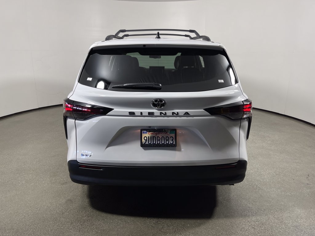 Certified 2026 Toyota Sienna LE FWD image 4