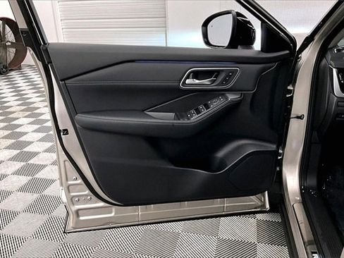 New 2026 Nissan Rogue Platinum image 29