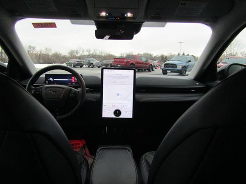 Used 2025 Ford Mustang Mach-E Premium image 41