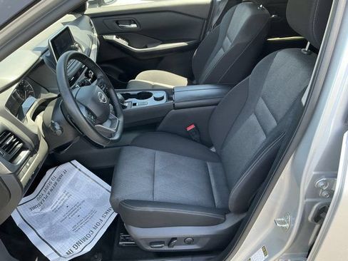 Used 2025 Nissan Rogue SV AWD/4WD image 14