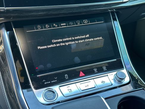 Used 2024 Audi Q8 Prestige image 31