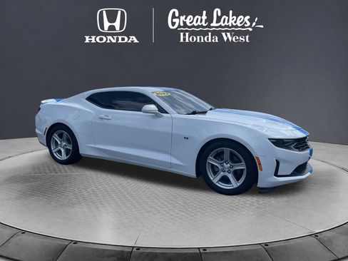 Used 2022 Chevrolet Camaro LT RWD image 7