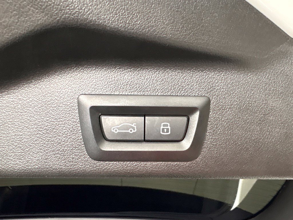 Certified 2023 BMW X5 sDrive40i w/ Executive Package RWD image 34