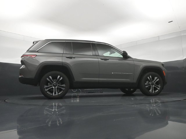 New 2027 Jeep Grand Cherokee Limited AWD/4WD image 24