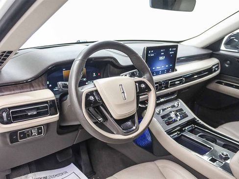 Used 2023 Lincoln Aviator Reserve w/ Equipment Group 201A image 12