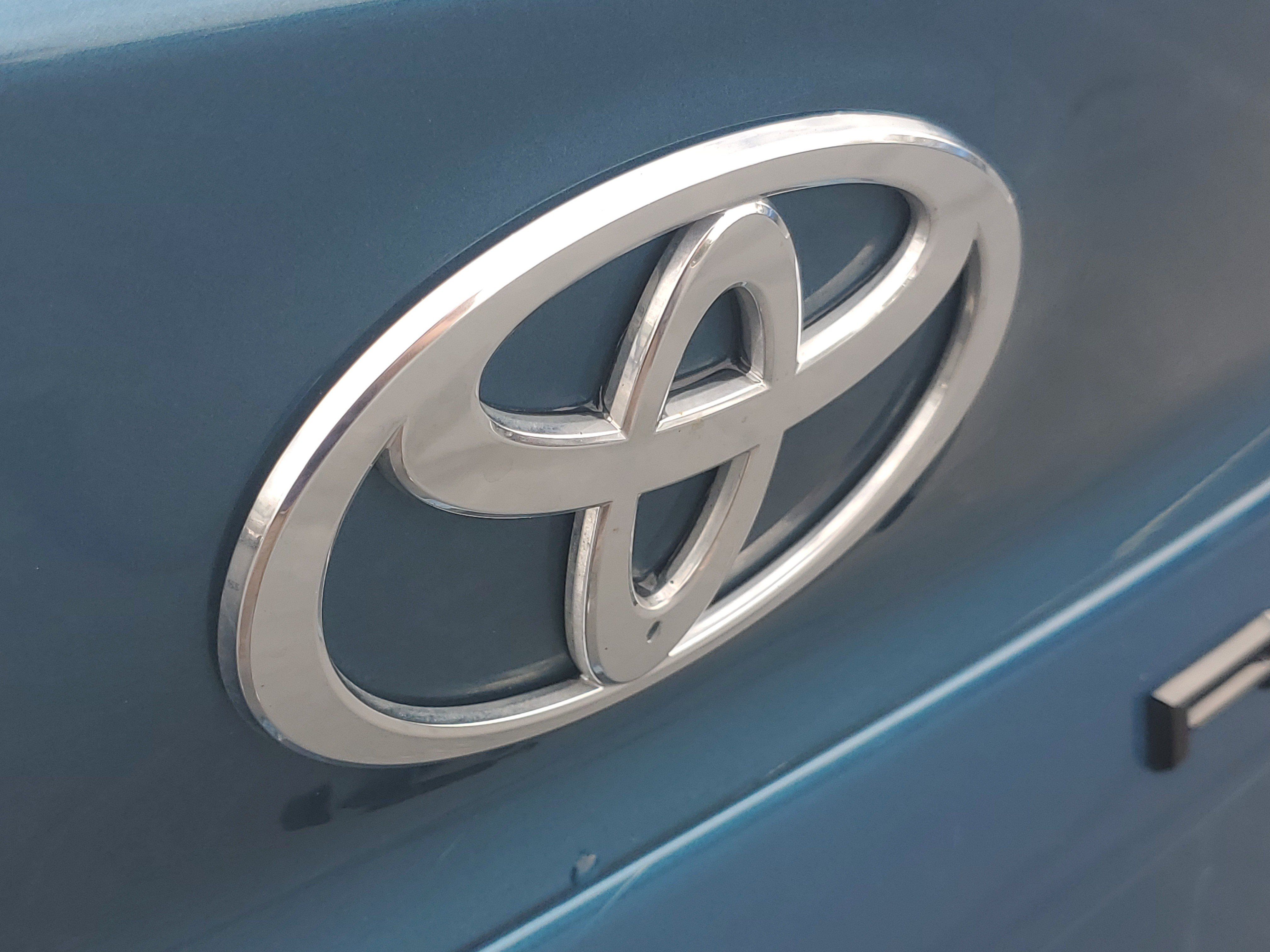 Certified 2025 Toyota Camry SE FWD image 8