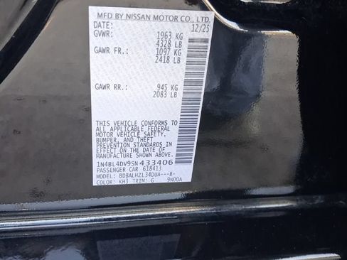 Used 2025 Nissan Altima 2.5 SV FWD image 3