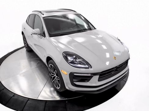 Certified 2025 Porsche Macan S image 39