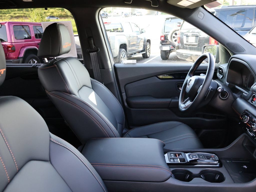 Certified 2026 Honda Pilot TrailSport image 8