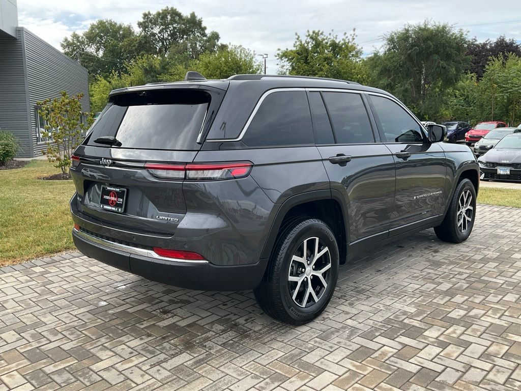 Used 2023 Jeep Grand Cherokee Limited w/ Luxury Tech Group II AWD/4WD image 5