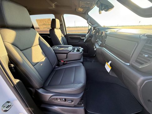 New 2026 GMC Sierra 3500 SLT image 17