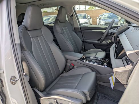 New 2025 Audi Q6 e-tron Premium Plus AWD/4WD image 10