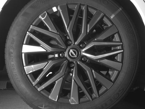 Used 2025 Nissan Altima 2.5 SV image 15