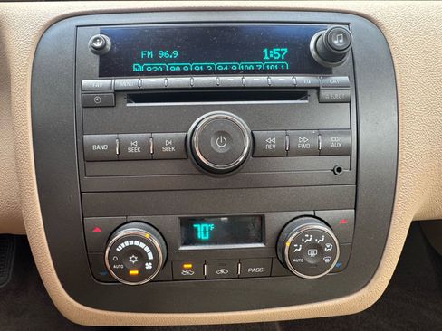 Used 2007 Buick Lucerne CXL w/ Luxury Package FWD image 19