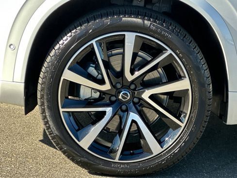 Certified 2025 Volvo XC90 B5 Plus w/ Protection Package Premier image 34