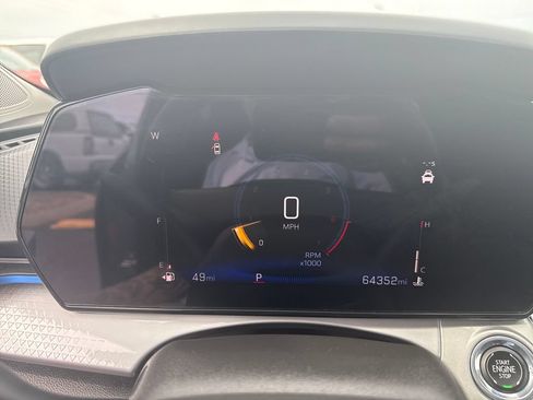 Used 2025 Chevrolet Trax LT FWD image 17