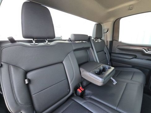 Used 2024 GMC Sierra 1500 SLT image 16